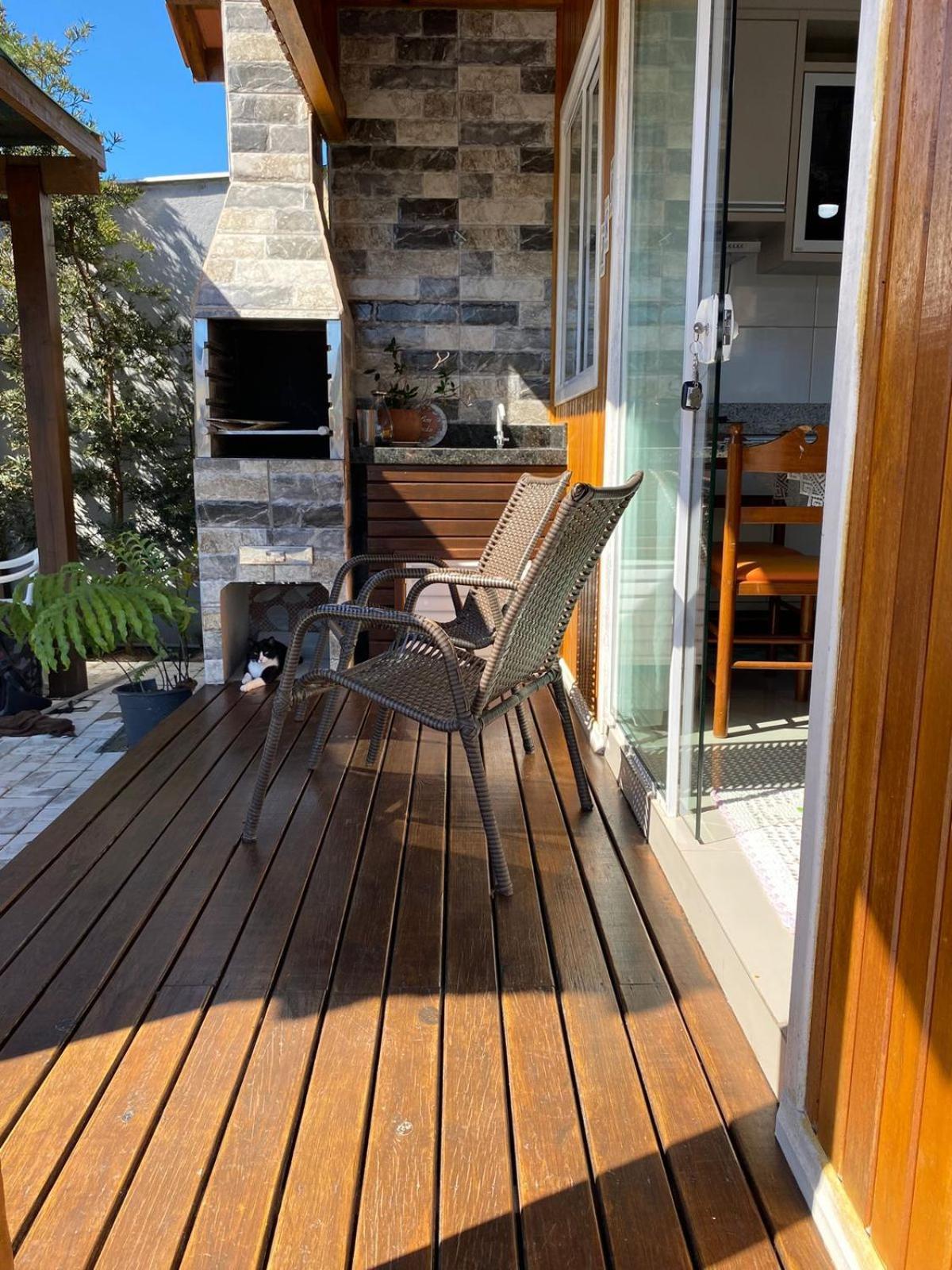 Вилла Residencial Com Piscina Possui Jacuzzi Aquecida Com Hidromassagem Бомбиньяс Экстерьер фото
