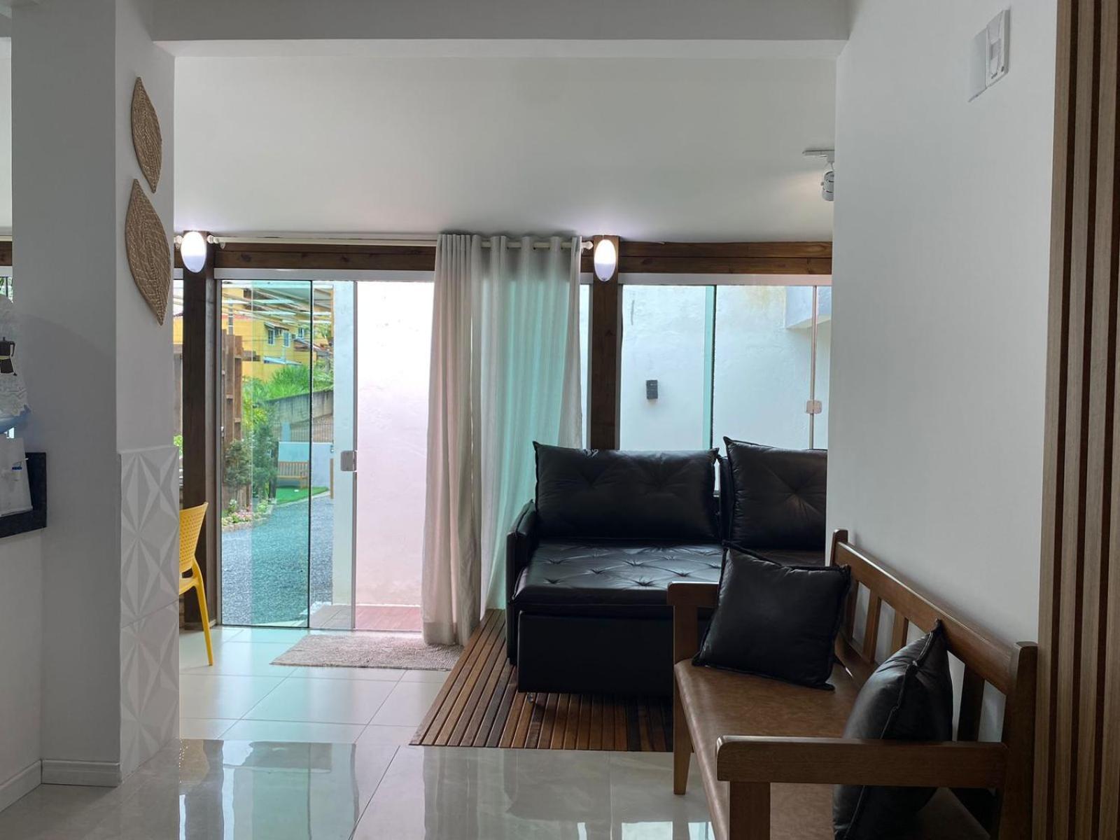 Вилла Residencial Com Piscina Possui Jacuzzi Aquecida Com Hidromassagem Бомбиньяс Экстерьер фото