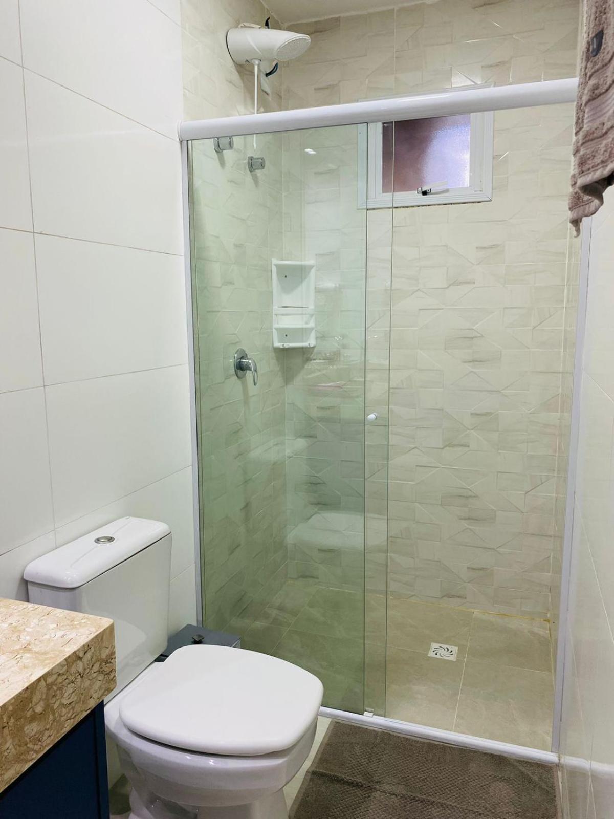 Вилла Residencial Com Piscina Possui Jacuzzi Aquecida Com Hidromassagem Бомбиньяс Экстерьер фото